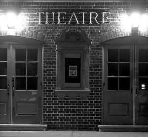 Theater (Theatre?)